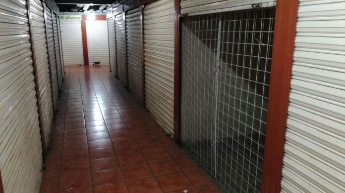 Ante capricho de líderes, las plazas comerciales al olvido