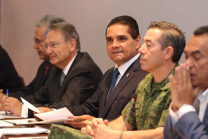 Reprueba gobernador encuestas políticas rumbo al 2018