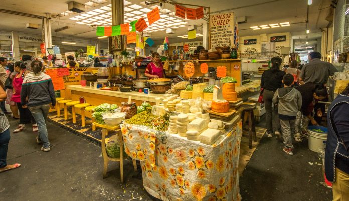 Ayuntamiento prevé la posibilidad de dignificar mercados