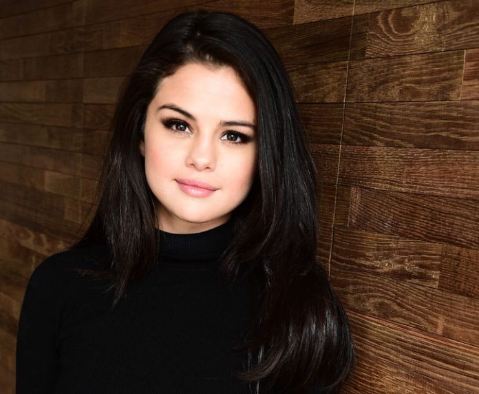 Video: Selena Gómez baila merengue al ritmo de Kulikitaka
