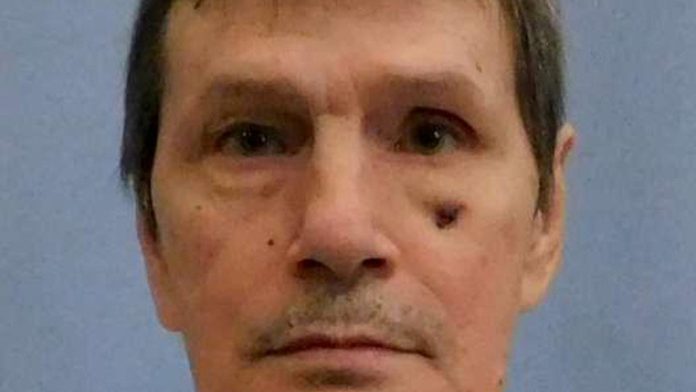 Tras horas de tortura: Reo sobrevive a la inyección letal