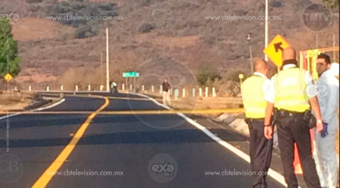 Localizan dos personas fallecidas a la orilla de la carretea Morelia-Capula