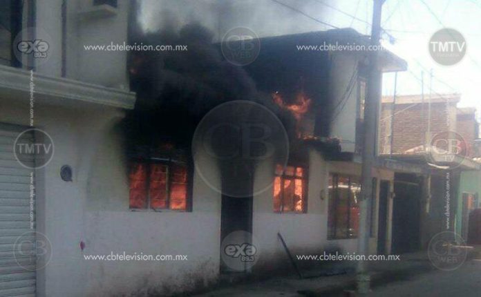 URUAPAN Se incendia vivienda en la colonia La Mora
