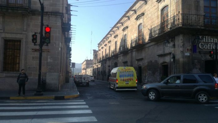Reportan precios excesivos en papelería del Centro