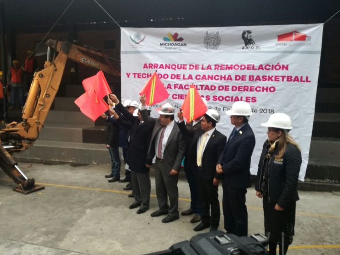 Invierte IIFEEM 3.5 MDP en remodelación de espacio deportivo en la UMSNHInvierte IIFEEM 3.5 MDP en remodelación de espacio deportivo en la UMSNH