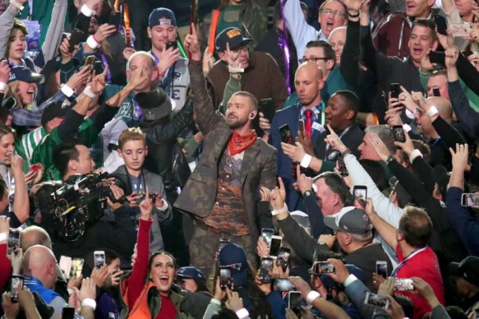 Show de medio tiempo en el Super Bowl divide opiniones