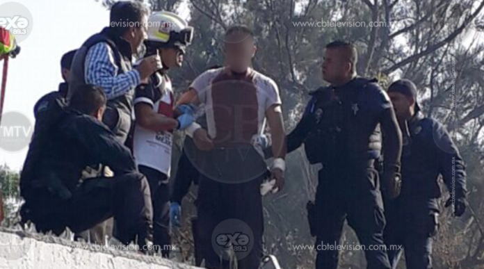 Hombre se degüella en el Panteón Municipal