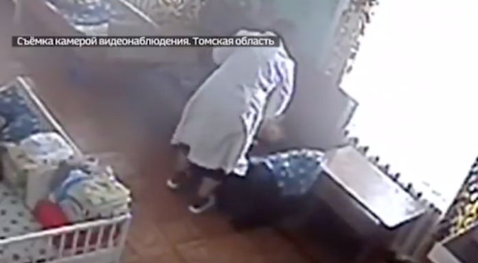 VIDEO: Enfermera da golpea cruelmente a un niño discapacitado