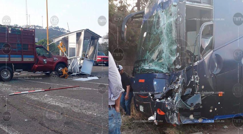 Autobús choca contra caseta de cobro en la Siglo XXI Autobús choca contra caseta de cobro en la Siglo XXI