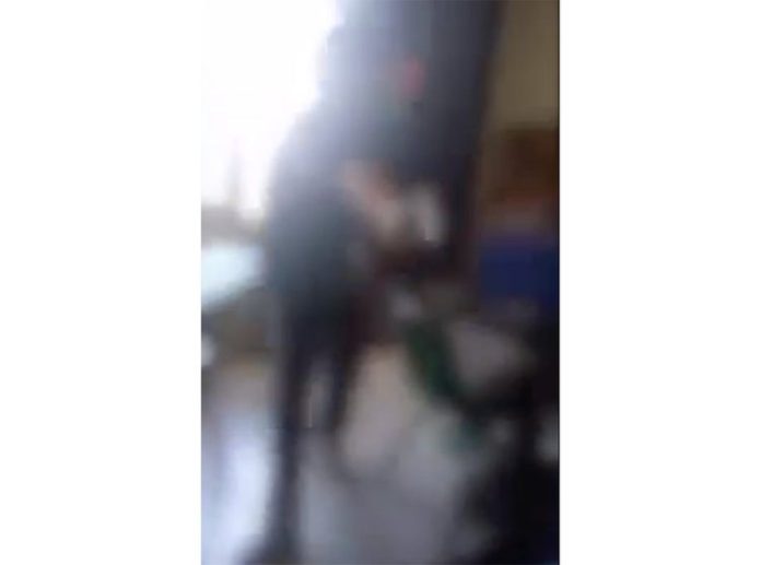 Ahora en México: Graban a niño de secundaria atemorizando a sus compañeros con un arma de fuego
