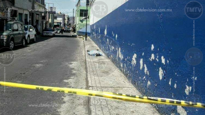 Muere hombre en vía pública de Zitácuaro