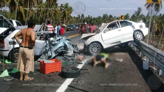 Mueren dos niños y dos adultos en la carretera Acapulco-Zihuatanejo