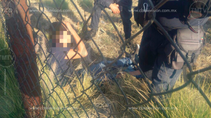 Morelia: Joven sufre posible fractura al brincar una malla ciclónica