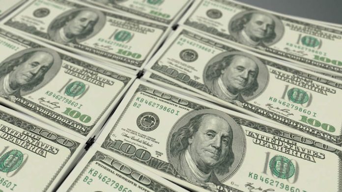 Se mantiene el precio del dólar, se vende en 18.42