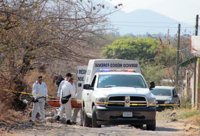 EMIXCO Dejan a un individuo encobijado en Temixco (1)