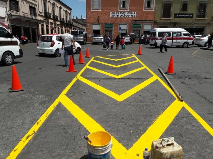 Transportistas de Morelia cooperan con programa de paradas establecidas