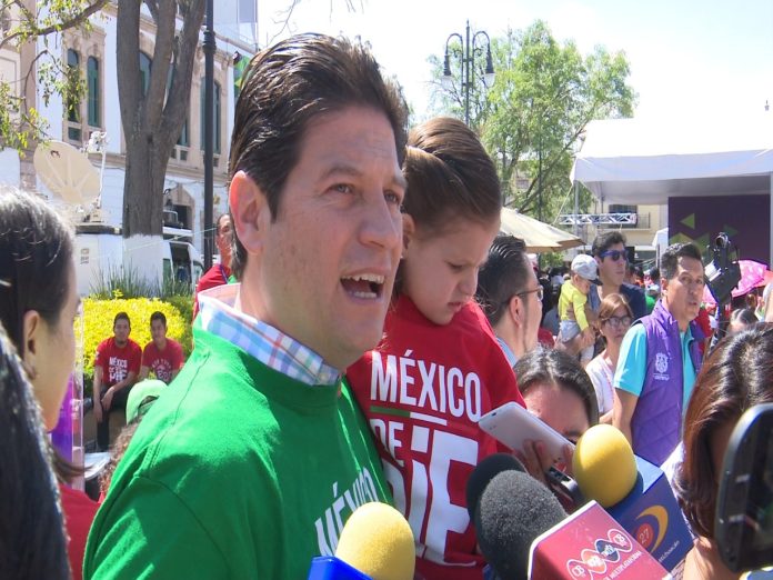 Llama Alfonso Martínez a sumar esfuerzos en favor de personas con discapacidad