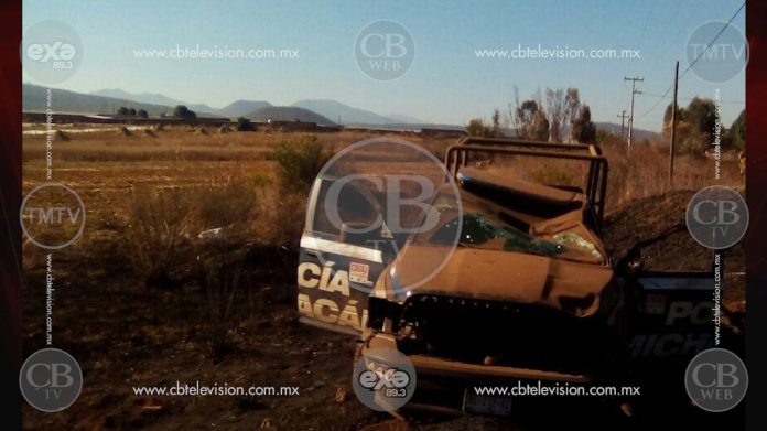 Vuelca patrulla de la policía en Purépero