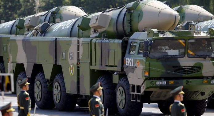 Video: El ejército de China incorpora nuevo misil balístico de mediano alcance
