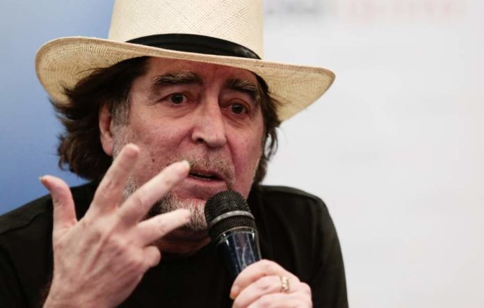 Hospitalizan a Joaquín Sabina en España