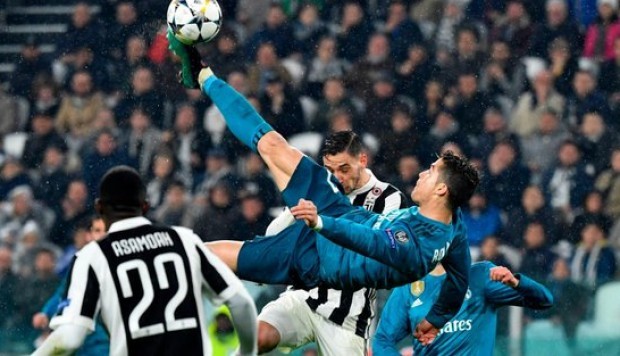 Zlatan Ibrahimovic sobre el gol de CR7: “Hermoso gol, debería intentarlo desde 40 metros” Zlatan Ibrahimovic sobre el gol de CR7: “Hermoso gol, debería intentarlo desde 40 metros”
