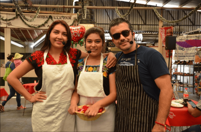 Cantantes de ópera sorprenden en mercados de la CDMX