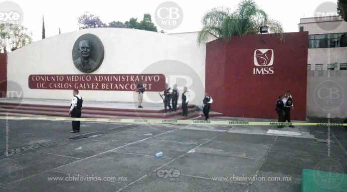 Muere un hombre afuera del IMSS Nocupétaro en Morelia