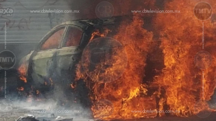 Morelia: Chocan vehículo robado y se incendia