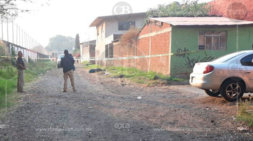Hallan cadáver baleado y encobijado en Uruapan Hallan cadáver baleado y encobijado en Uruapan