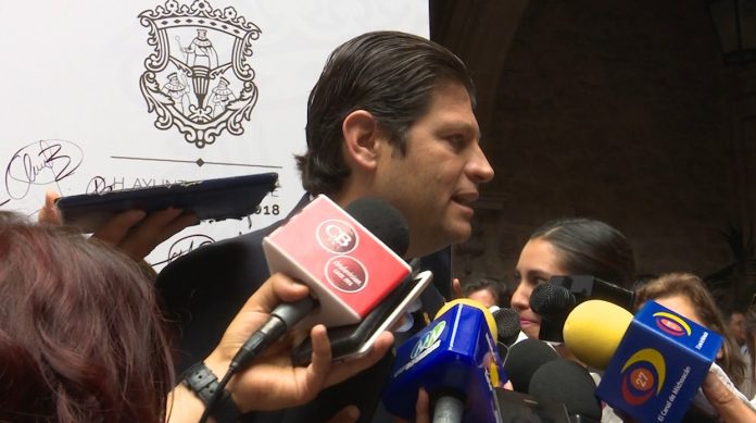 Convenio de legalidad y equidad electoral, diferencia al gobierno independiente de los partidos políticos: AMA