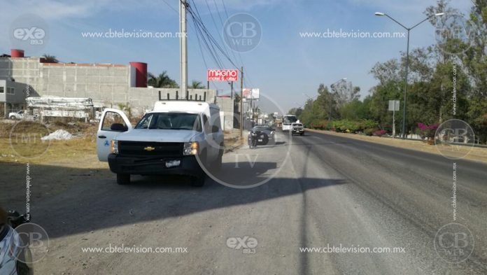 Chocan dos camionetas, una de la Secretaría de Salud