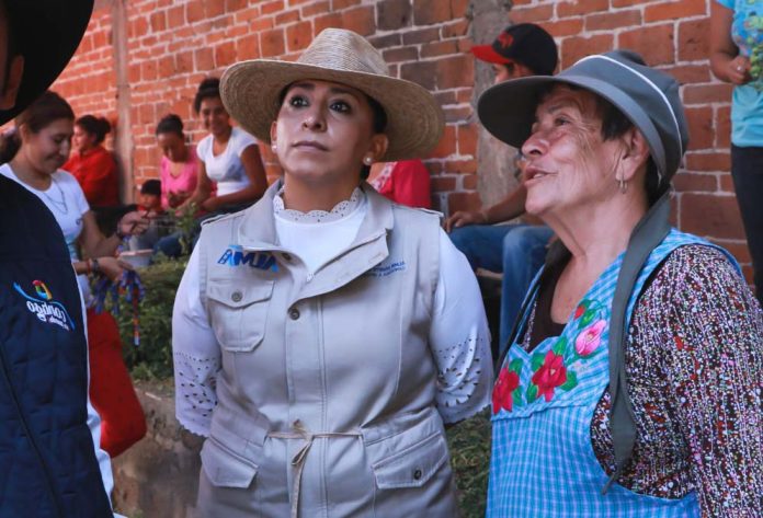 Combate a la pobreza y apoyo al campo michoacano, propuesyas de Alma González