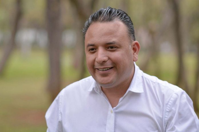Acusa Carlos Quintana a Alfonso Martínez: eres el legislador que más deuda aprobó