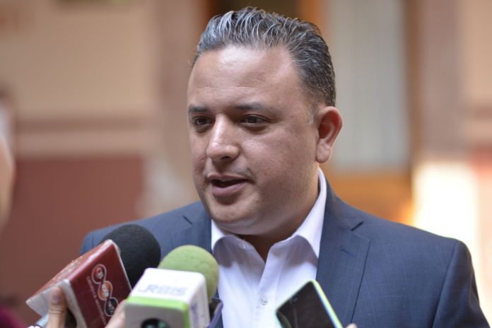 Reconoce Carlos Quintana cobros de predial a colonias irregulares