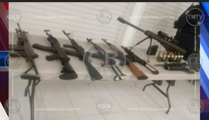 BOM asegura camioneta con arsenal en Buenavista Tomatlán