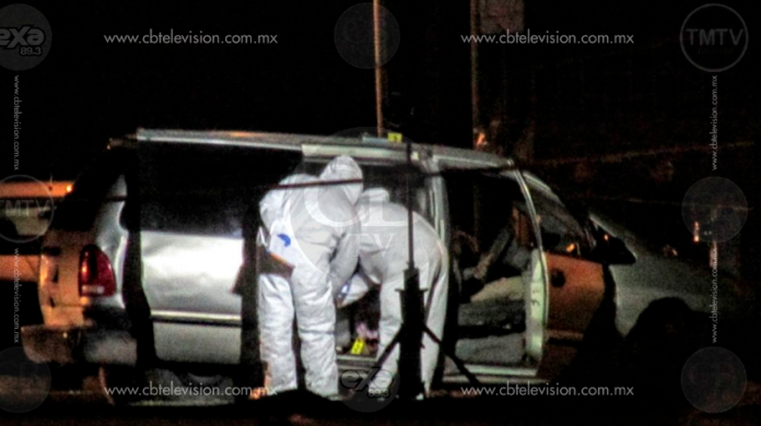 Mueren dos hombres tras riña dentro de una camioneta, en Misión del Valle