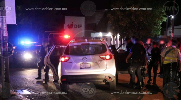 Tras persecución policías recuperan camioneta robada; hay dos detenidos