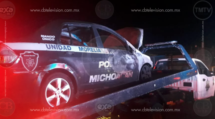 Tras decomiso de pipa de gasolina, civiles incendian patrulla de la Policía Morelia