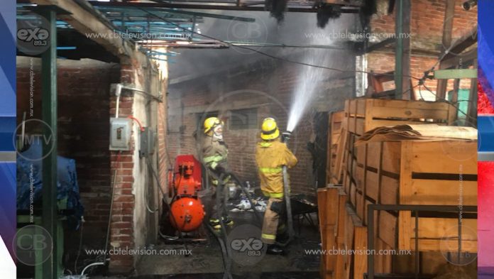 Fábrica de guitarras de Paracho queda reducida a cenizas