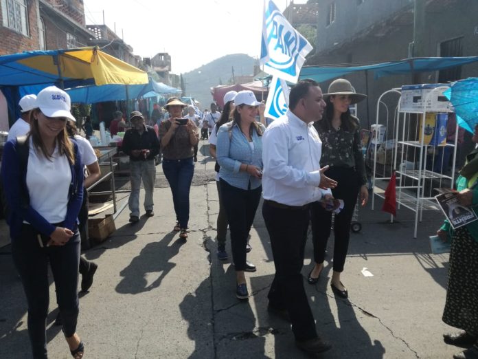 Visita Carlos Quintana tianguis en col. 18 de mayo