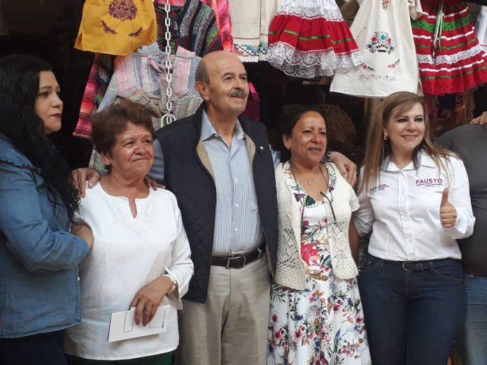 Fausto va por la regulación de lugares de estacionamiento en el Centro