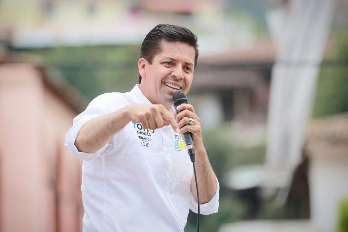 Compromete Toño García ampliación de la Autopista Siglo 21