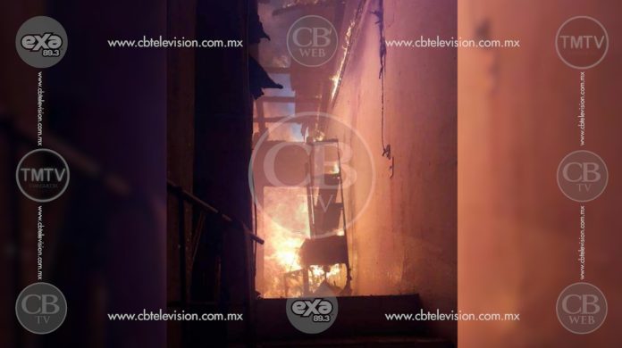 Arde en llamas una vivienda en la colonia El Moral