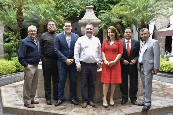 Se reúne la AMMI con Carlos Quintana