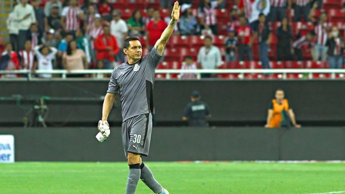 Chivas, sin portero; Pizarro y Pulido se quedan