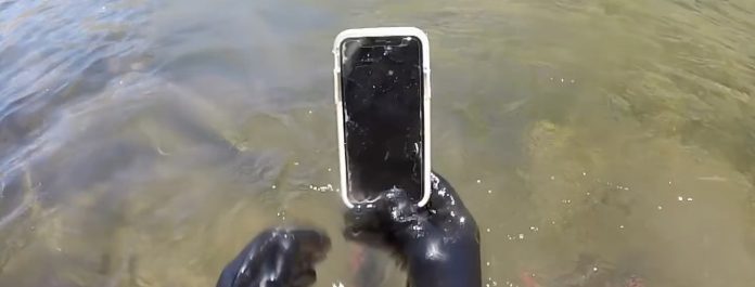 VIDEO: Encuentra un iPhone X que sobrevivió bajo el agua 2 semanas