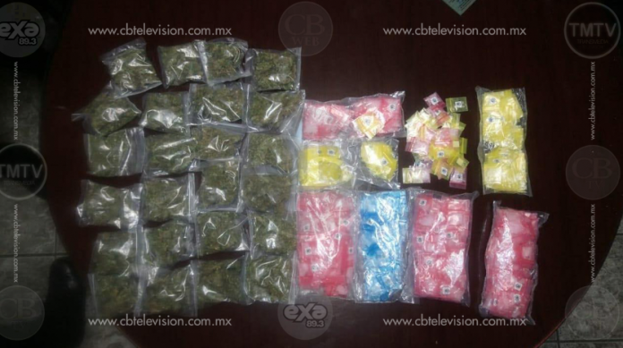 Asegura Policía Michoacán a pareja con droga en Zacapu