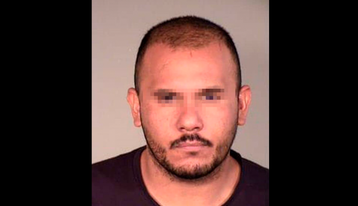 Detienen a hombre por enviarle 4 mil mensajes a su ex novia