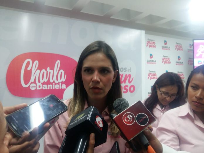Necesario mejorar la capacitación de policías municipales: Daniela de los Santos