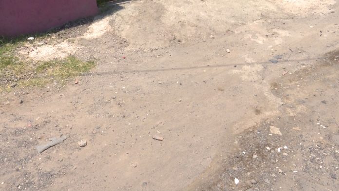 Denuncia Ciudadana: Piden pavimentar calles en la colonia Agustín Arriaga Rivera
